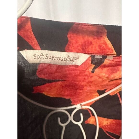 SOFT SURROUNDINGS Hibiscus Floral Tunic Top Shirt Blouse  Sz medium Good CONDITI - Picture 8 of 9